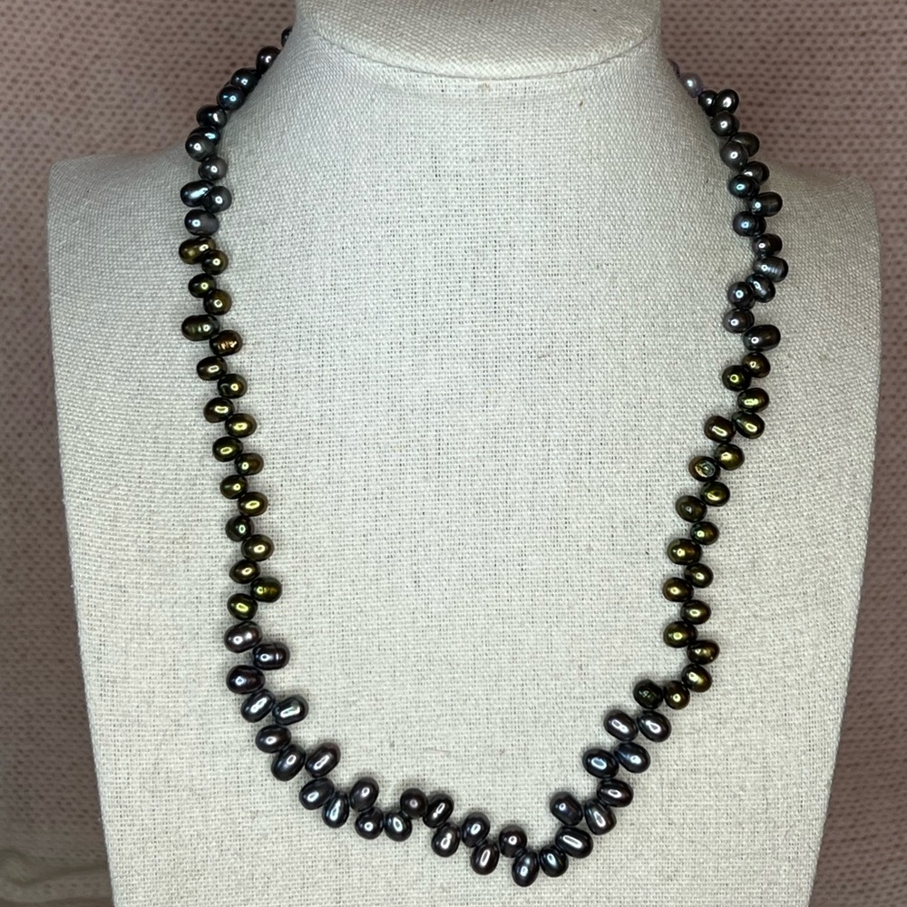 NWOT Multi Color Pearl Necklace in Rhodium Over Sterling Silver 18 Inches